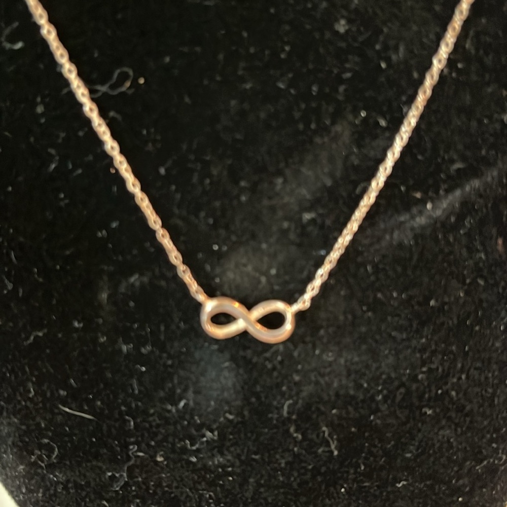 Silver infinity necklace - Picture 2 of 4